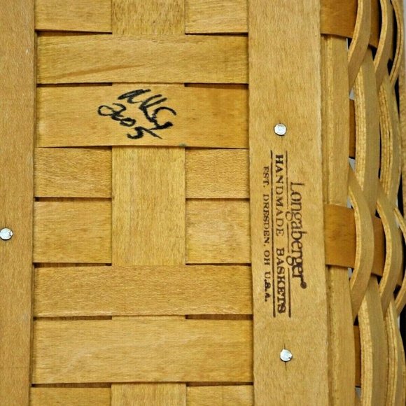 Longaberger 2005 Napkin Basket with Liner - Picture 14 of 14